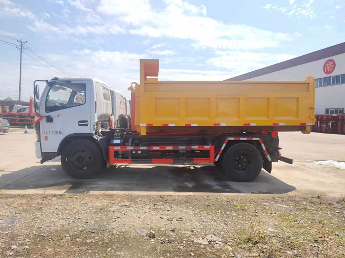 國六8方東風(fēng)D7勾臂垃圾車